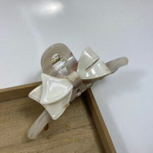 Alternative view of Serene Acetate Tied-Ribbon Claw(Full size Serene အကွေးဒီဇိုင်း Ribbon ဆံညှပ်)