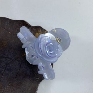Alternative view of Iridescent Rose Minimalist Claw(ရောင်ပြေးနှင်းဆီပွင့် Minimalist Claw)