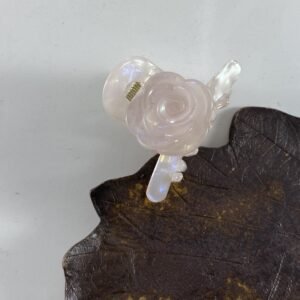 Iridescent Rose Minimalist Claw(ရောင်ပြေးနှင်းဆီပွင့် Minimalist Claw)