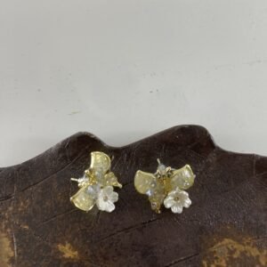 Alternative view of Golden Wing & Floral(လိပ်ပြာတောင်ပံနှင့် ပန်းပွင့် နားကပ်)