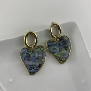 Oceanic Heart Drop Earrings(ပင်လယ်ပြာ ရင်ခုန်သံနားကပ်)