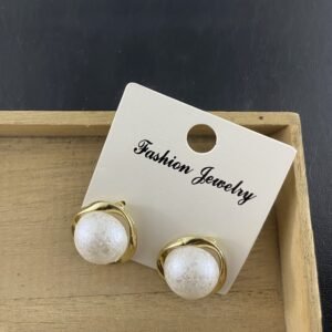 Alternative view of Elegant Pearl Halo Stud Earrings (ရွှေရောင် Frame Design)