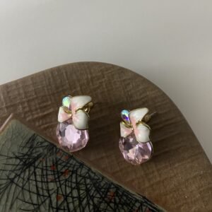 Alternative view of Lilac Petal Crystal Drops( ပန်းခရမ်းစွဲနားကပ်)