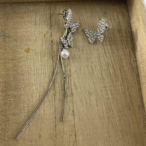Alternative view of Butterfly Dreams Asymmetric Earrings(အချိုးမညီလိပ်ပြာ)